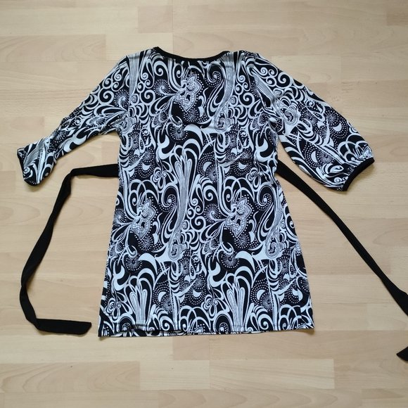 Reitmans Black and White Pattern Shirt - Size Small - Picture 8 of 10